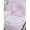 Culla neonato con biancheria colore tessile bianco e rosa