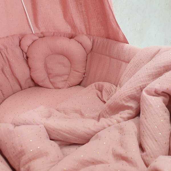 Biancheria rosa per culla vimini ragazza