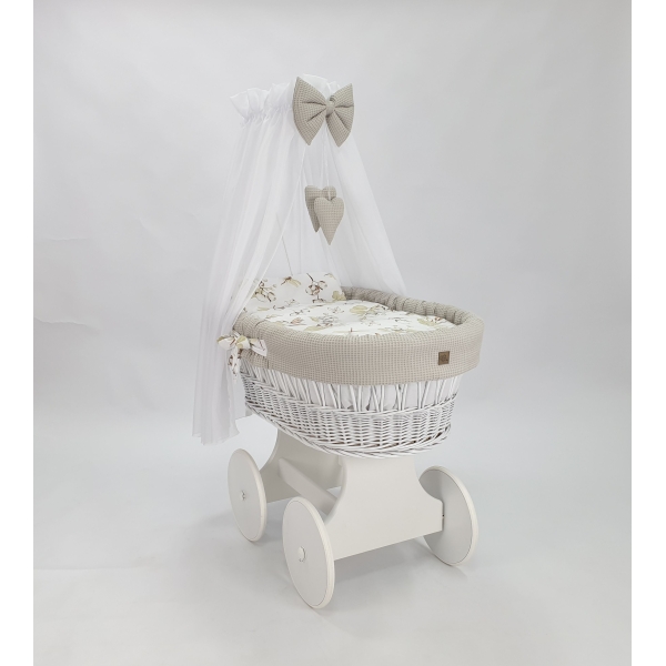 Culla bianca con baldacchino