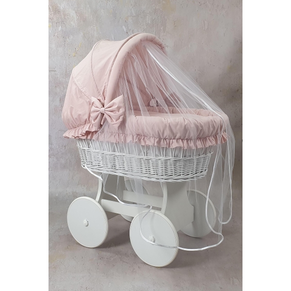Culla vimini per una bimba neonata