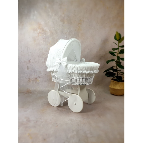 Set completo di biancheria bianca per culla in vimini con cappottina